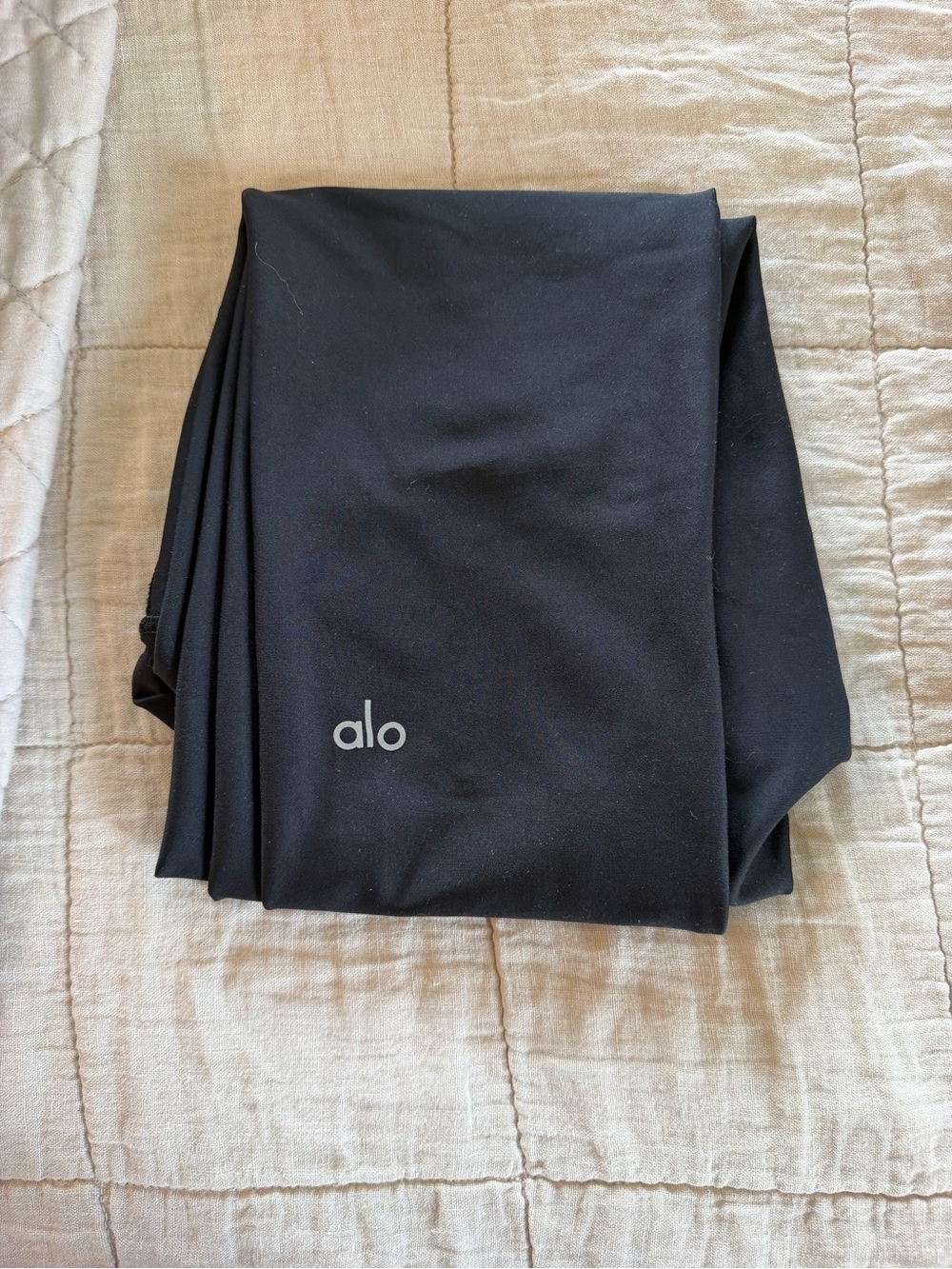 ALO Yoga Black High-Rise Leggings with Subtle Logo
